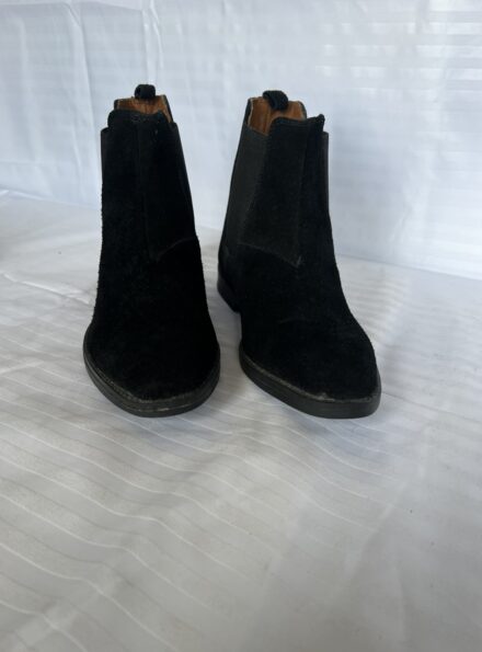 Velvet boot